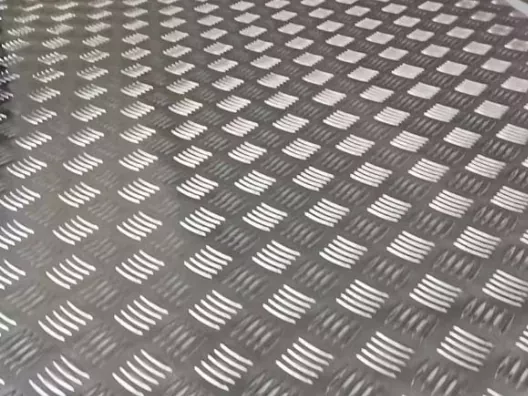 Placă din aluminiu în carouri